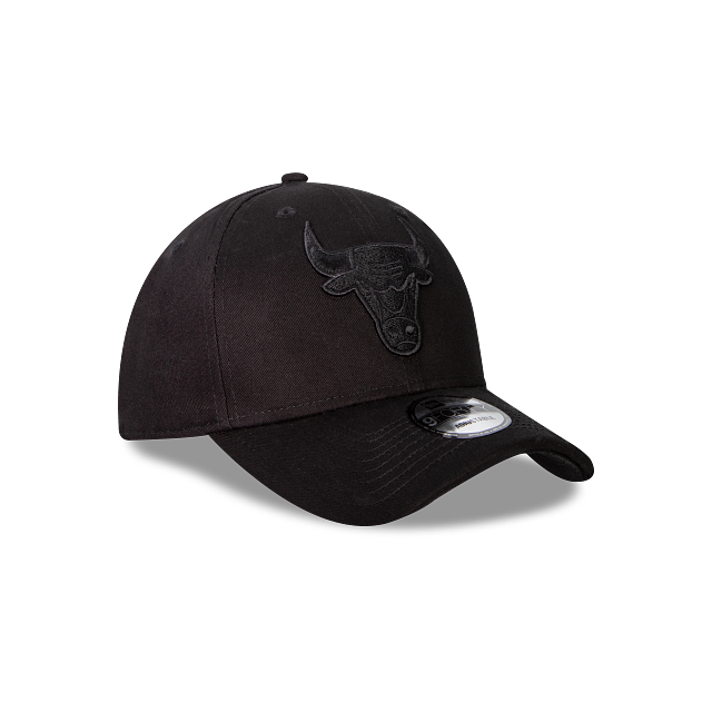 Chicago Bulls NBA Black on Black 9FORTY Snapback