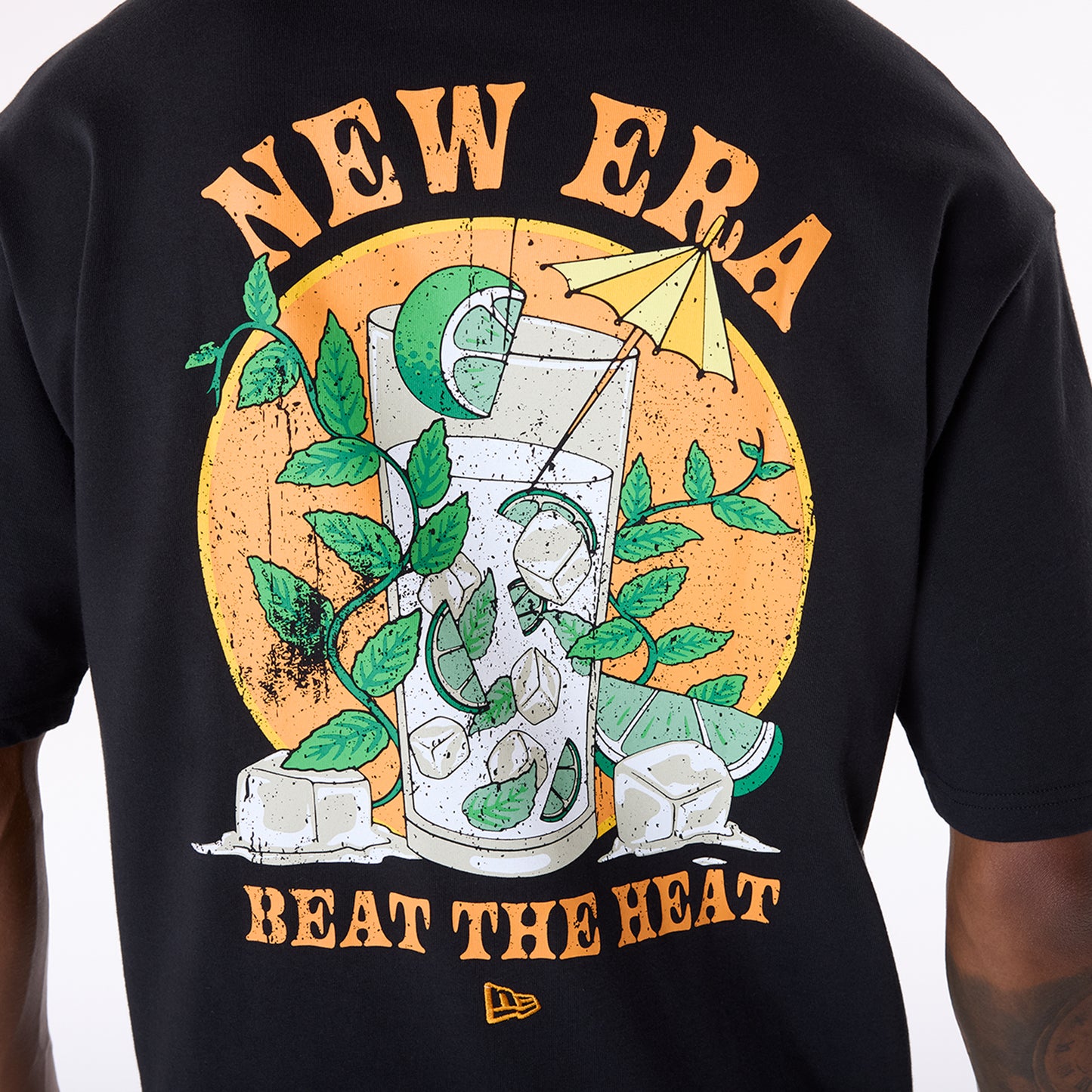 Playera Manga Corta New Era Summer Graphic Negra