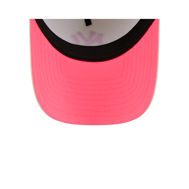 New York Yankees MLB Pink Glow 9FORTY Snapback