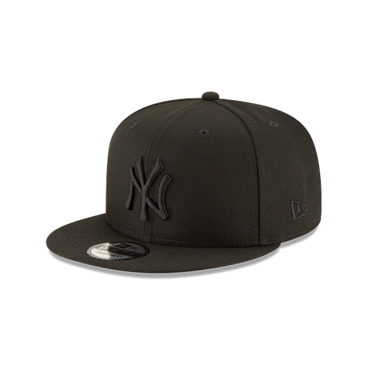 New York Yankees MLB Black on Black 9FIFTY Snapback