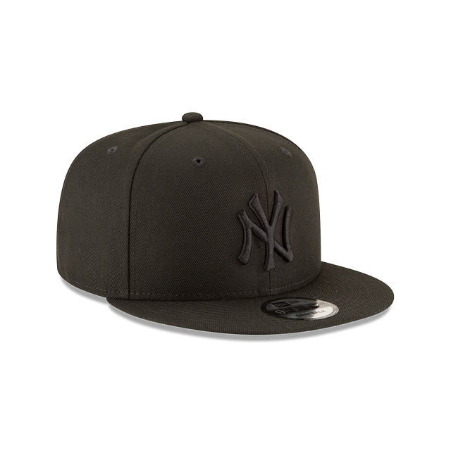 New York Yankees MLB Black on Black 9FIFTY Snapback