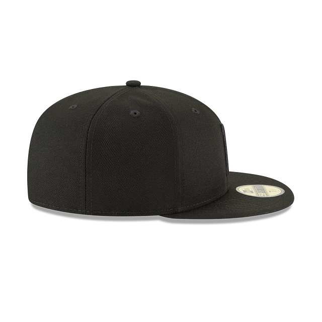 Pittsburgh Pirates MLB Black on Black 59FIFTY Cerrada