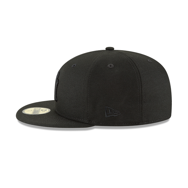 New York Yankees MLB Black on Black 59FIFTY Cerrada