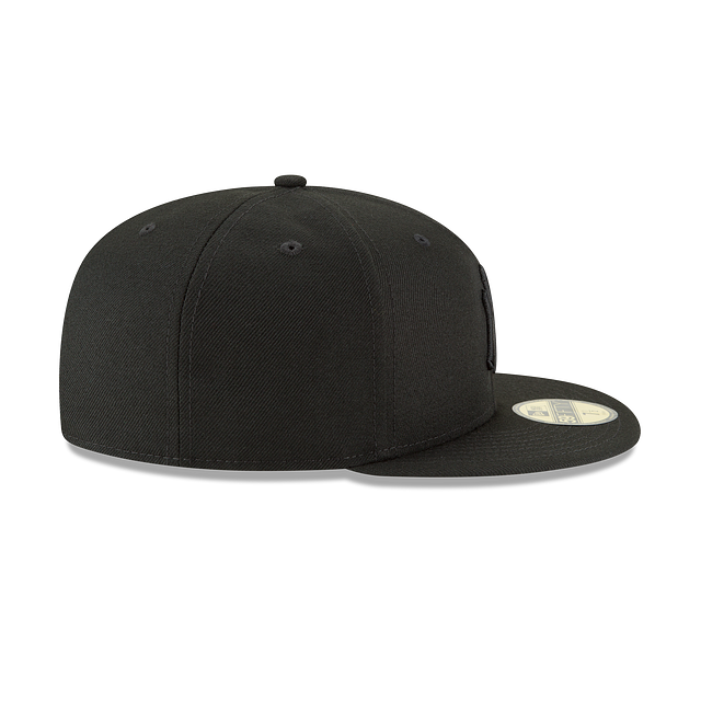 New York Yankees MLB Black on Black 59FIFTY Cerrada