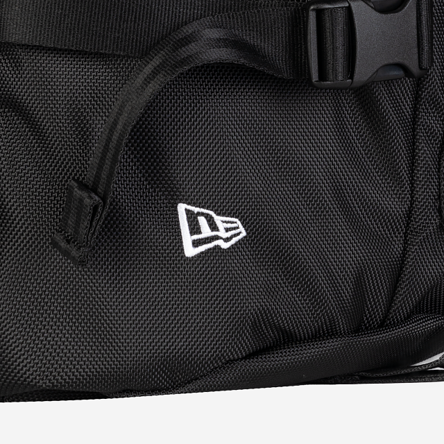Mochila New Era Carrier Pack Negra