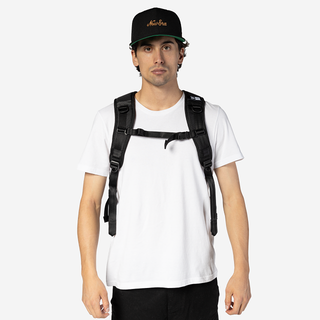 Mochila New Era Carrier Pack Negra