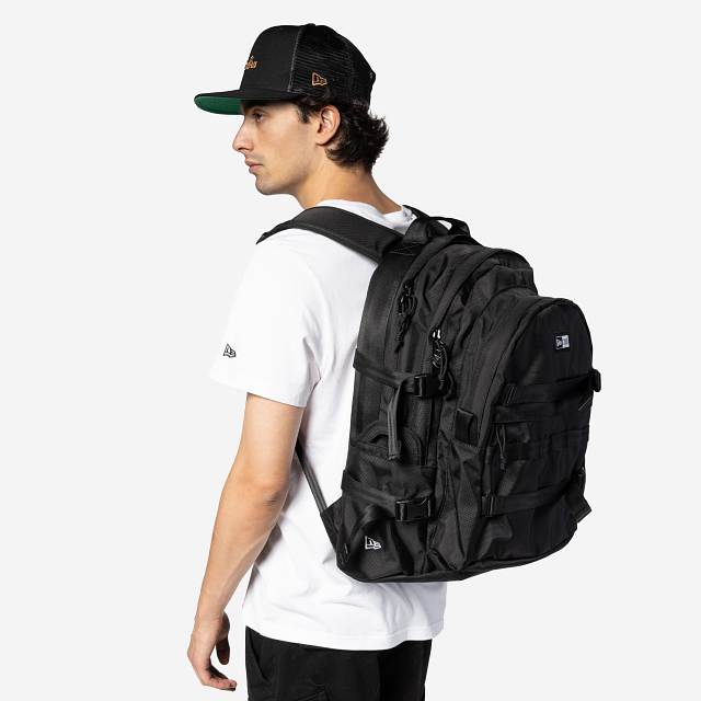 Mochila New Era Carrier Pack Negra