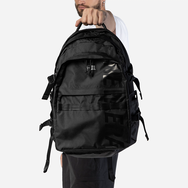Mochila New Era Carrier Pack
