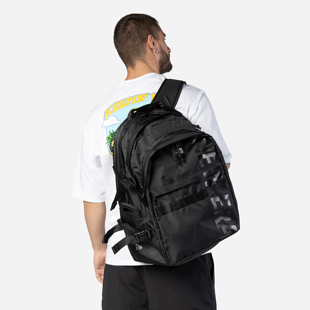 Mochila New Era Carrier Pack