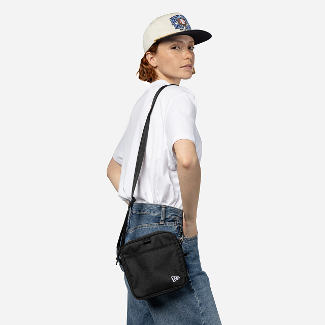 Shoulder Pouch New Era Negra