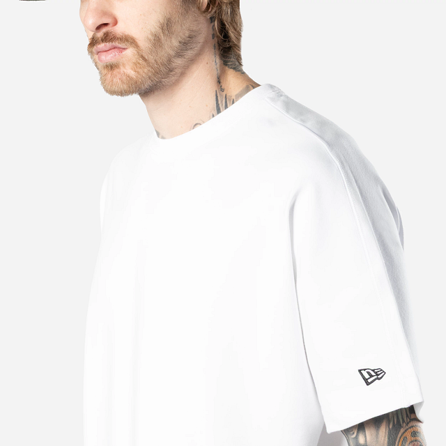 Playera Manga Corta New Era Black Label Blanca
