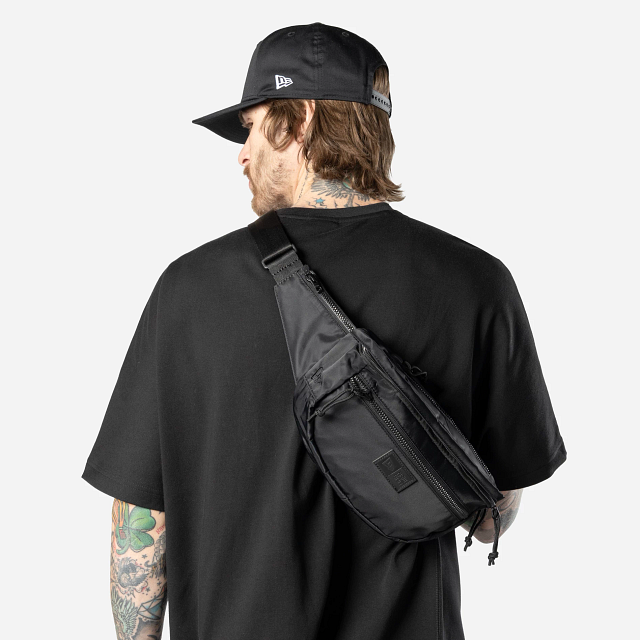 Waist Bag Explorer New Era Negra