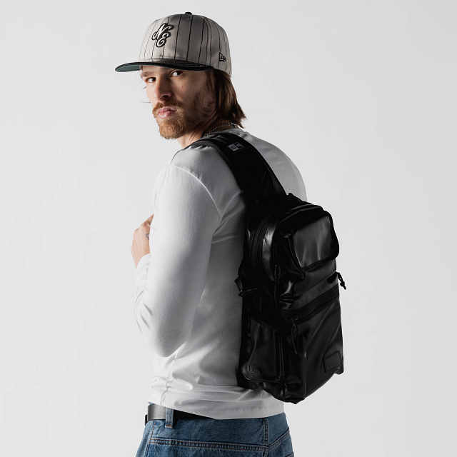 Sling Body Bag New Era Negra