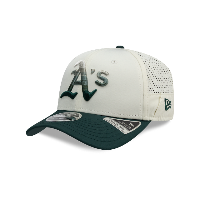 Oakland Athletics MLB GRADIENT Trucker 9SEVENTY Snapback