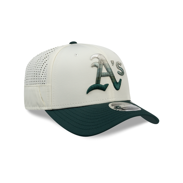 Oakland Athletics MLB GRADIENT Trucker 9SEVENTY Snapback