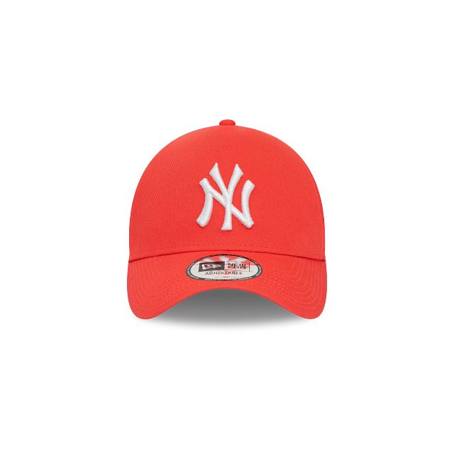 New York Yankees MLB League Essentials 9FORTY A-Frame Trucker Snapback