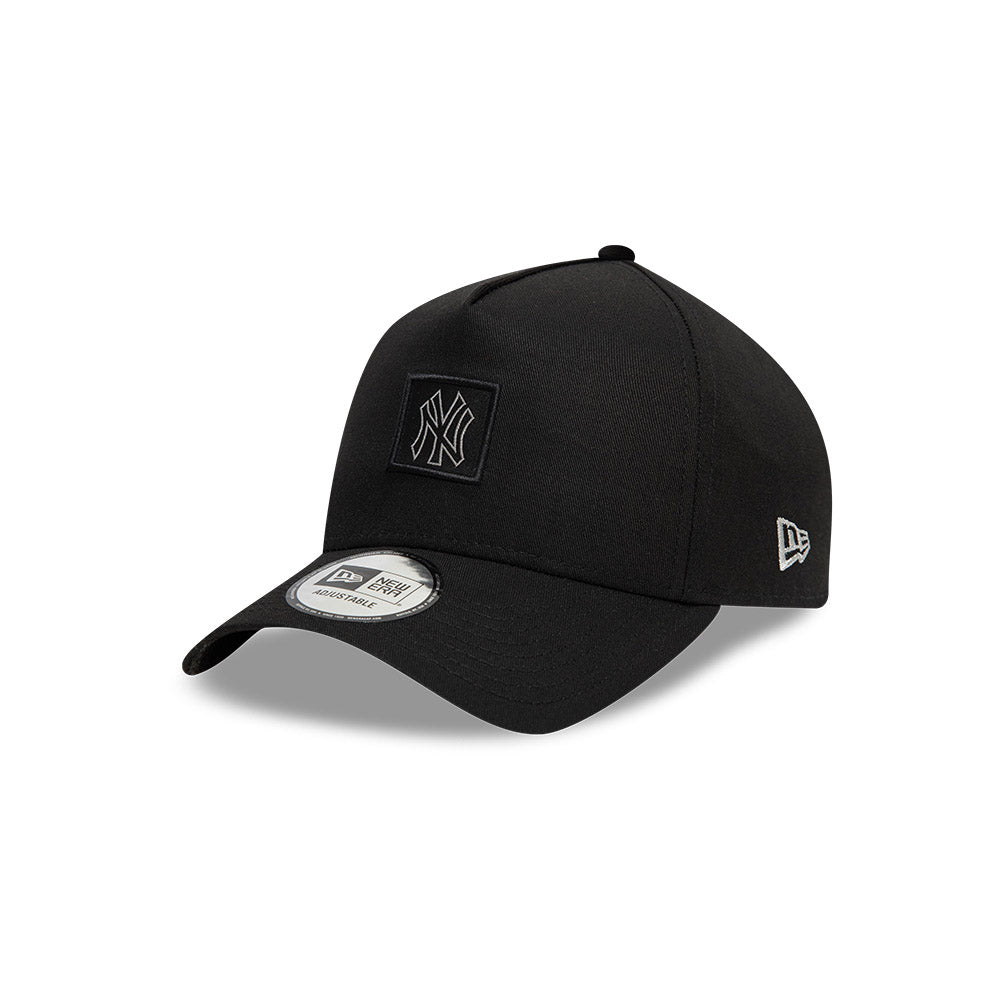 New York Yankees MLB Metallic Patch 9FORTY A-Frame Strapback