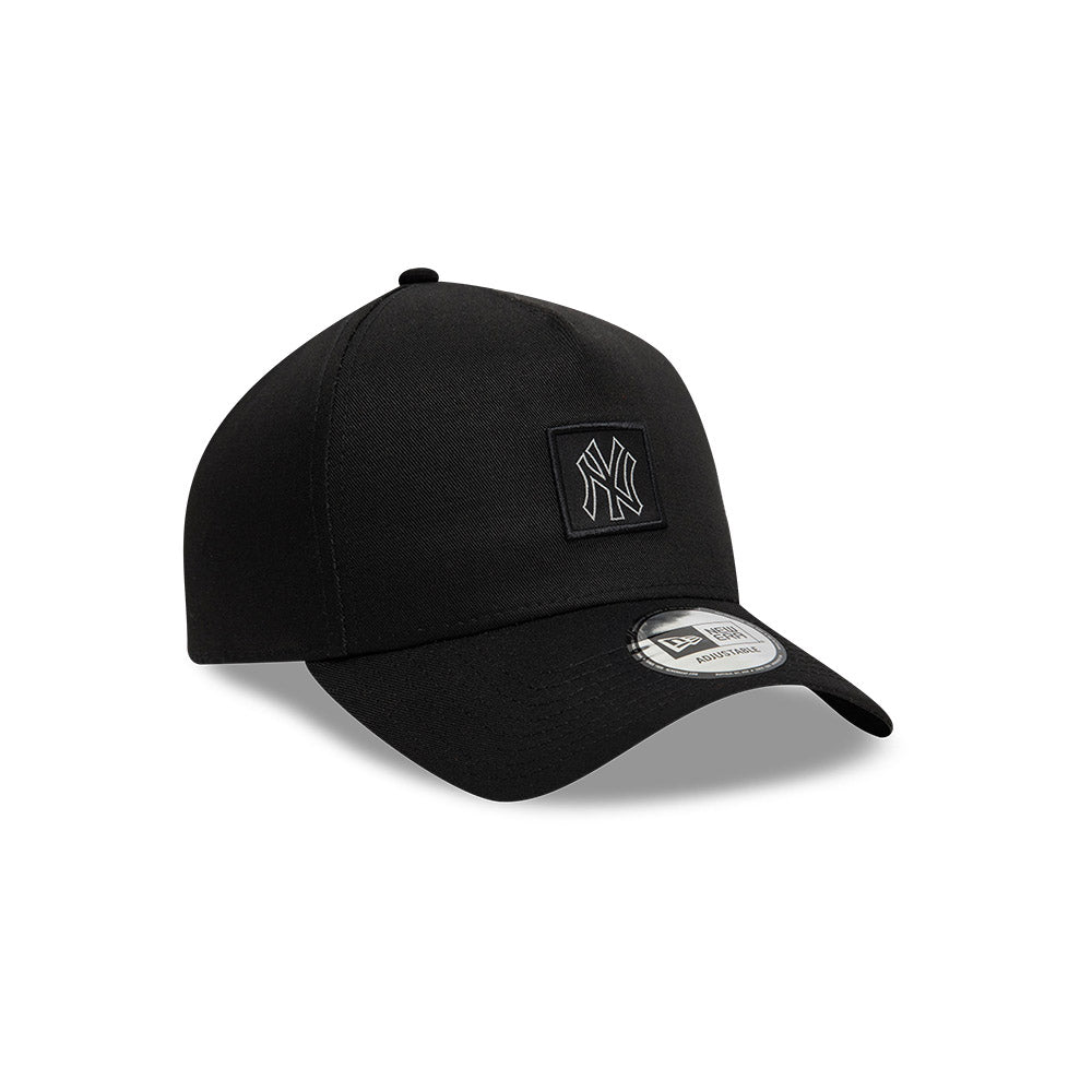 New York Yankees MLB Metallic Patch 9FORTY A-Frame Strapback