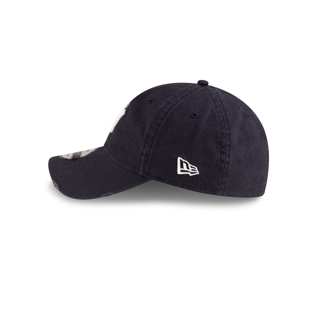 New York Yankees MLB Distressed 9TWENTY Strapback