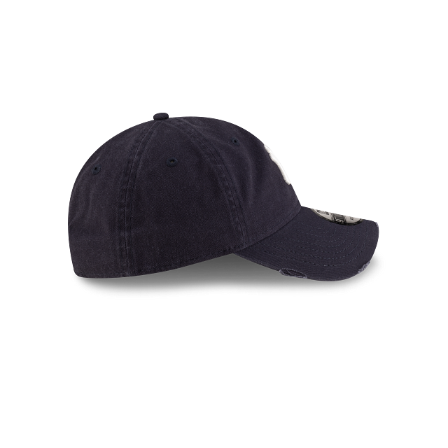 New York Yankees MLB Distressed 9TWENTY Strapback