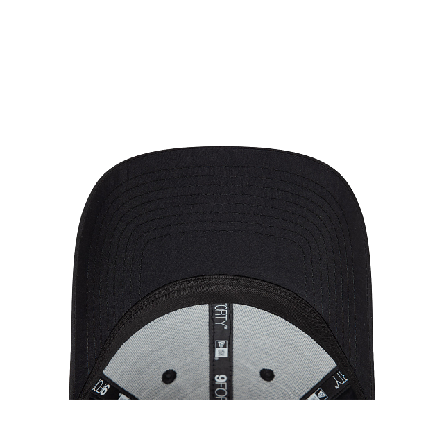 New Era Tech 9FORTY Strapback Negra