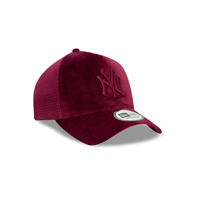 New York Yankees MLB Women's Velour 9FORTY A-Frame Trucker Snapback Vino para Mujer