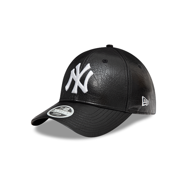 New York Yankees MLB Faux Leather Crinkled 9FORTY Strapback Negra para Mujer