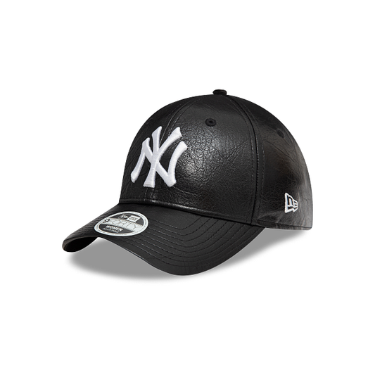 New York Yankees MLB Faux Leather Crinkled 9FORTY Strapback Negra para Mujer