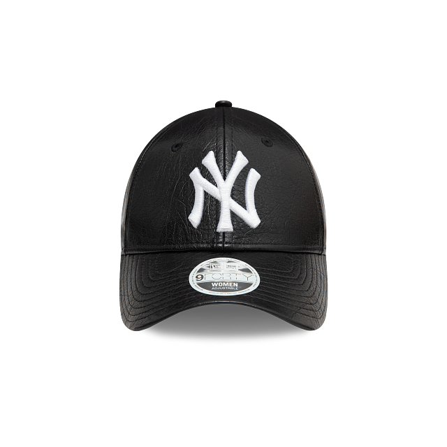 New York Yankees MLB Faux Leather Crinkled 9FORTY Strapback Negra para Mujer