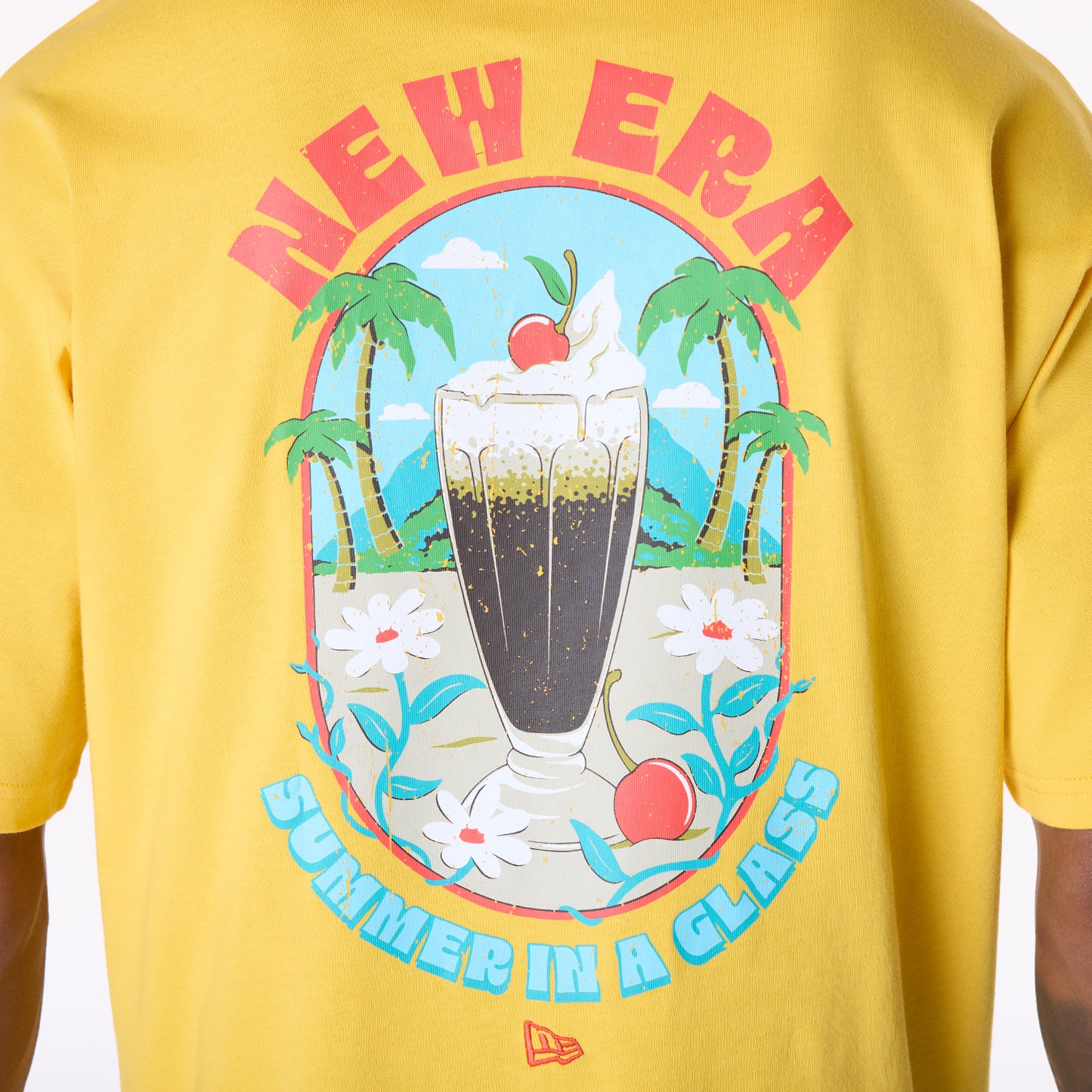 Playera Manga Corta New Era Summer Graphic Amarilla