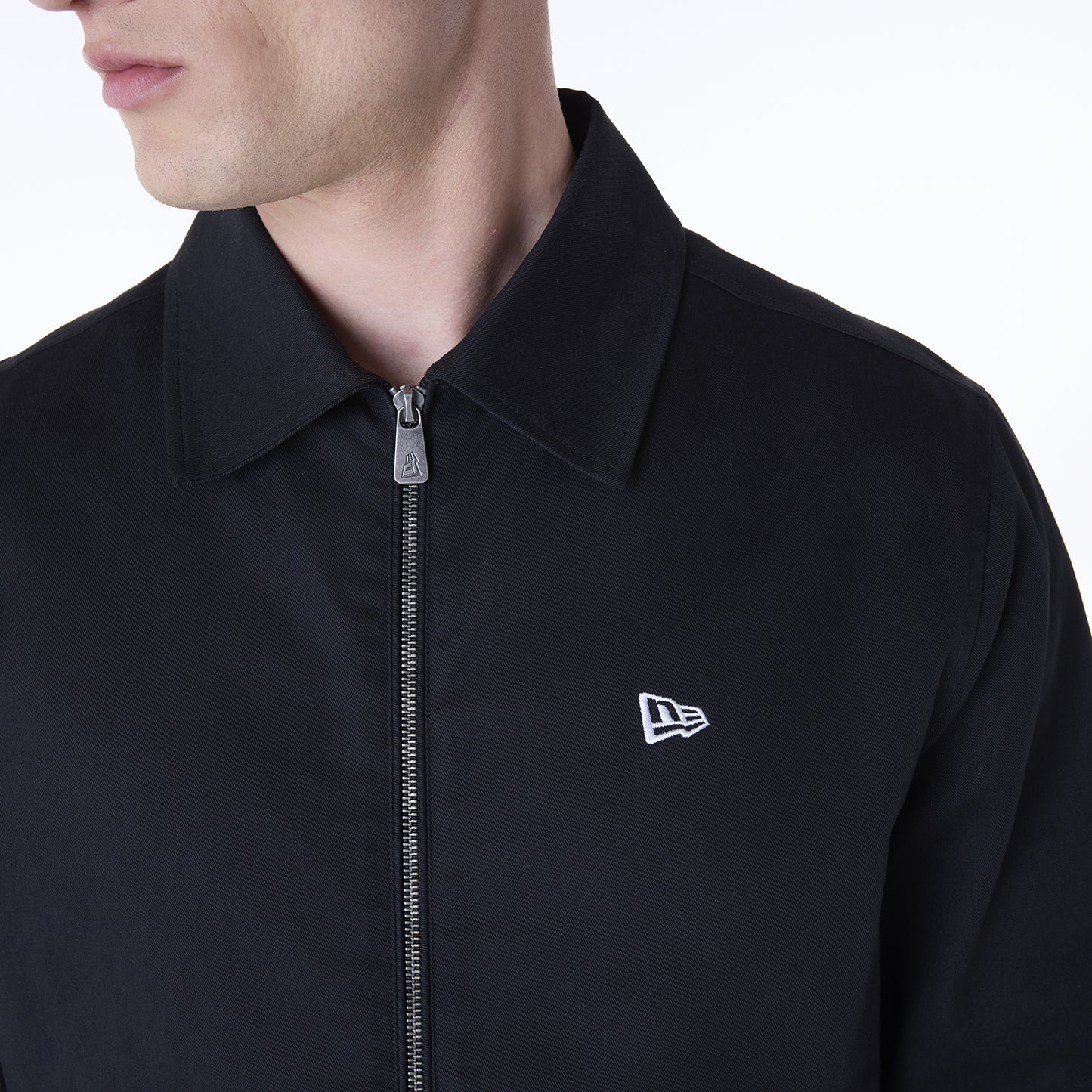 Chumpa Collared New Era Outerwear Negra