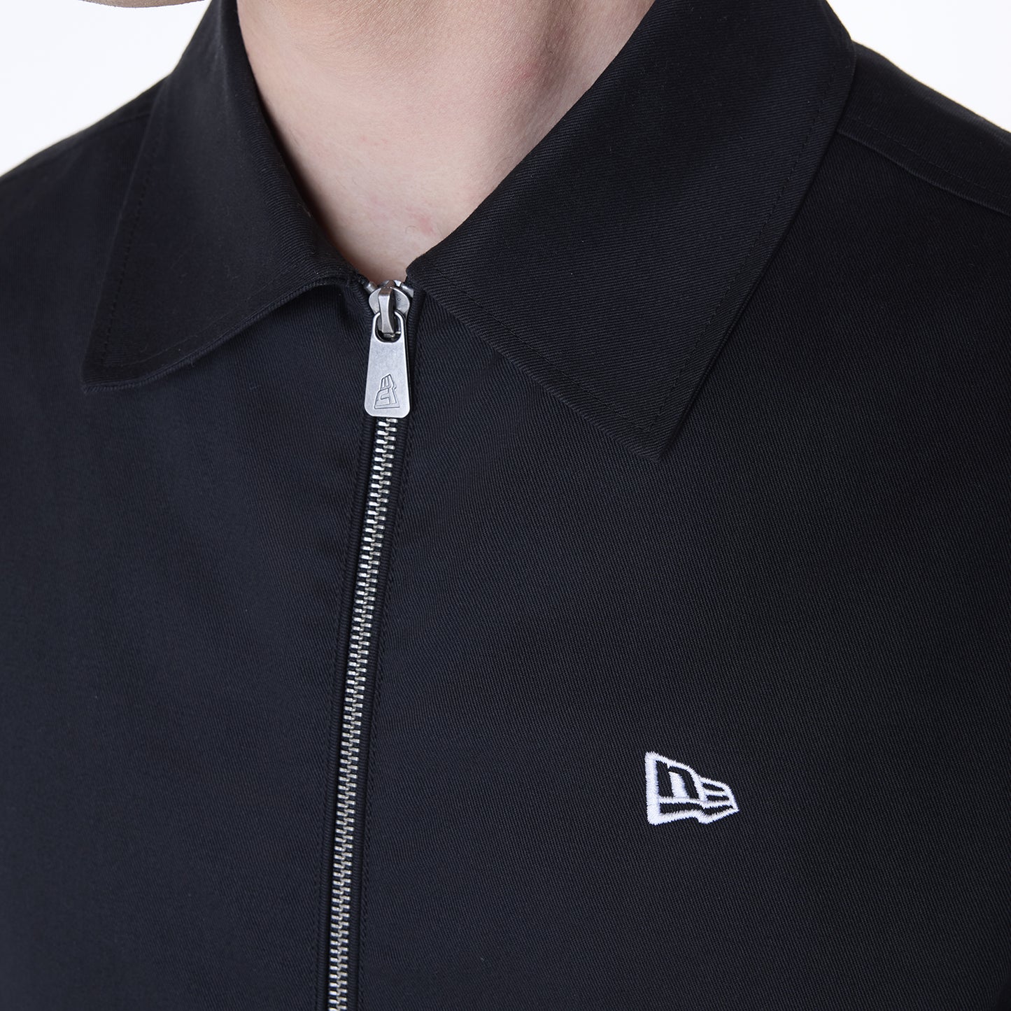 Chumpa Collared New Era Outerwear Negra