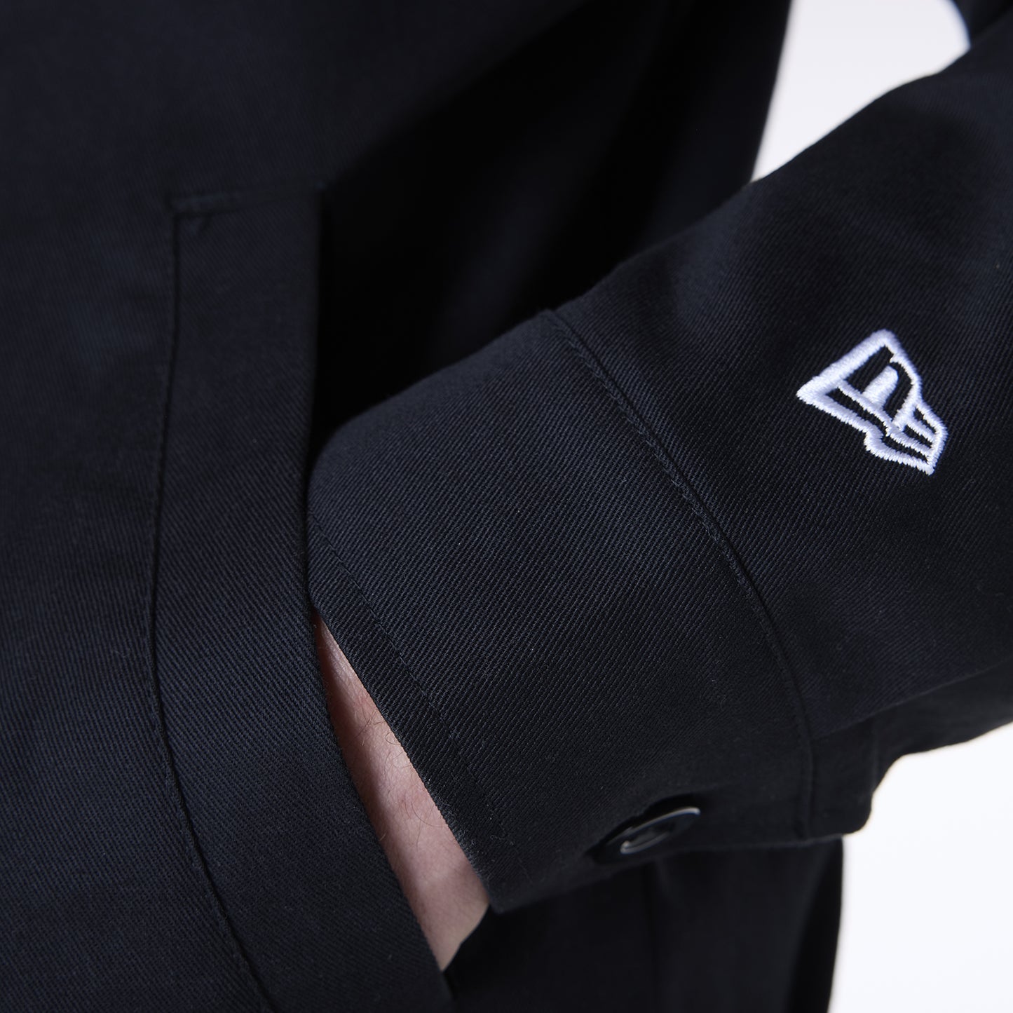 Chumpa Collared New Era Outerwear Negra