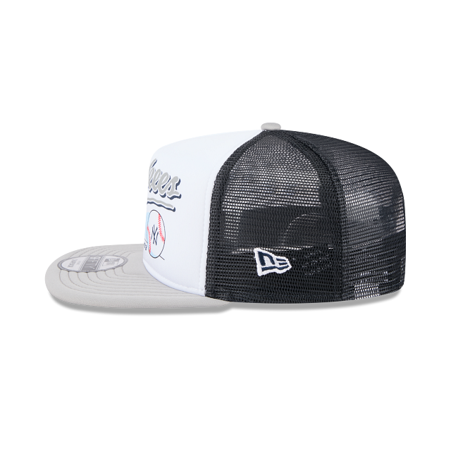 New York Yankees MLB Throwback 9FIFTY A-Frame Trucker Snapback