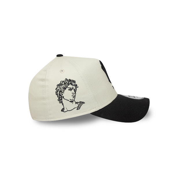 New York Yankees MLB Mythical 9FORTY A-Frame Snapback