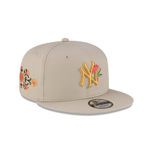 New York Yankees MLB Floral 9FIFTY Snapback