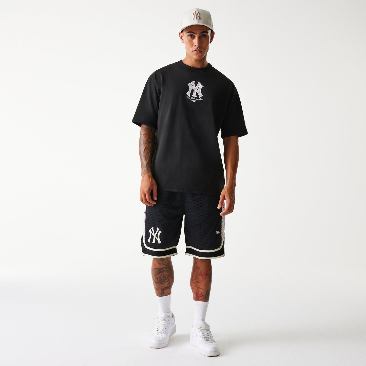 Playera Manga Corta New York Yankees MLB Floral Infilled
