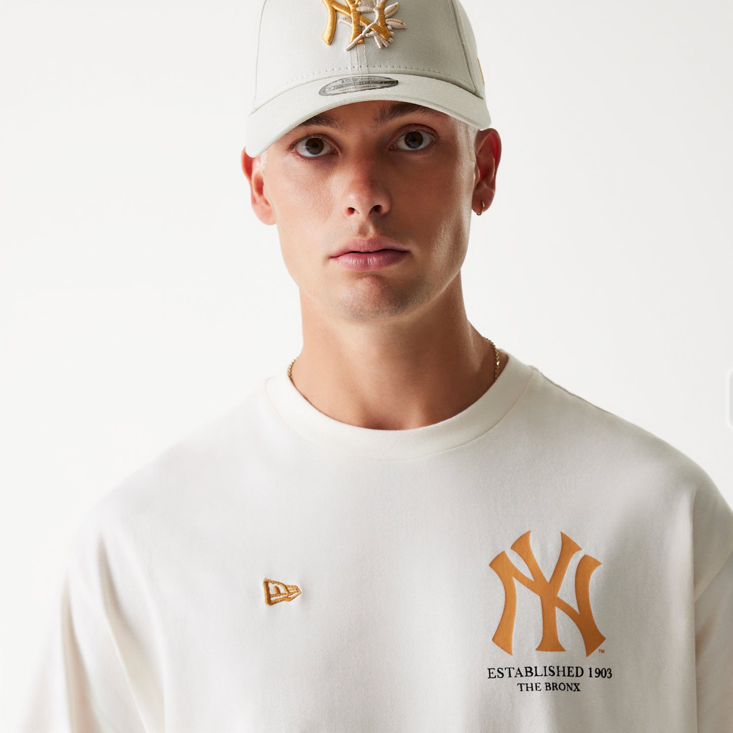 Playera Manga Corta New York Yankees MLB Baseball Graphic Blanca