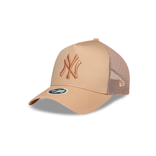 New York Yankees MLB Women's League Essentials 9FORTY A-Frame Trucker Snapback para Mujer