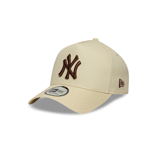 New York Yankees MLB League Essentials 9FORTY E-Frame Snapback Beige