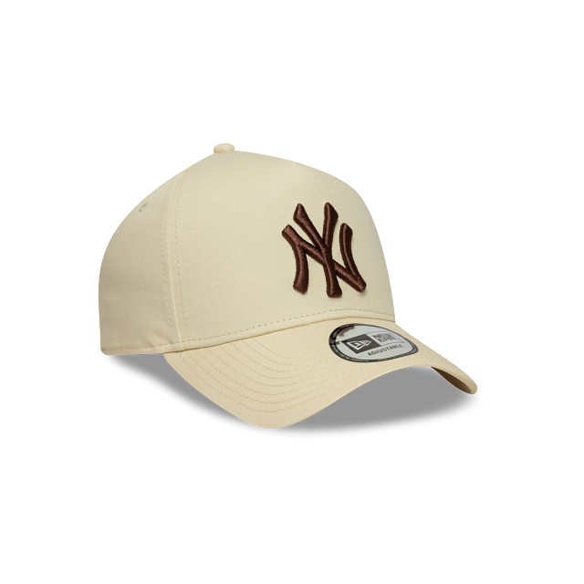 New York Yankees MLB League Essentials 9FORTY E-Frame Snapback Beige