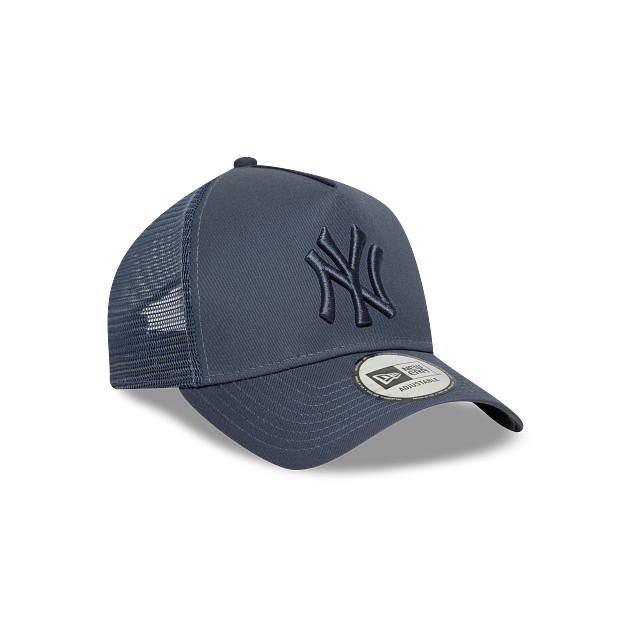 New York Yankees MLB League Essentials 9FORTY A-Frame Trucker Snapback