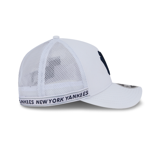New York Yankees MLB Leisure 9FORTY M-Crown A-Frame Trucker Strapback