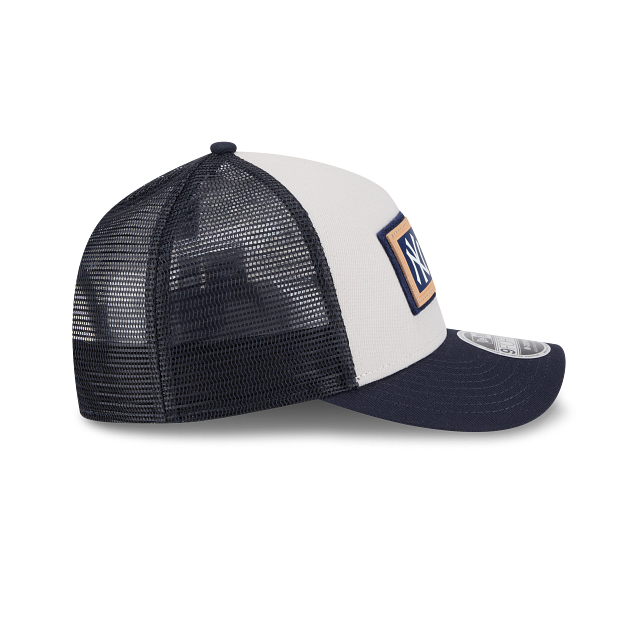 New York Yankees MLB Adventure 9FORTY AF Trucker Snapback