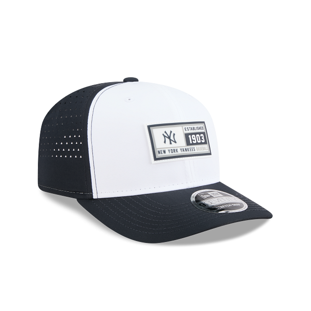 New York Yankees MLB NE Leisure 9SEVENTY Trucker Snapback