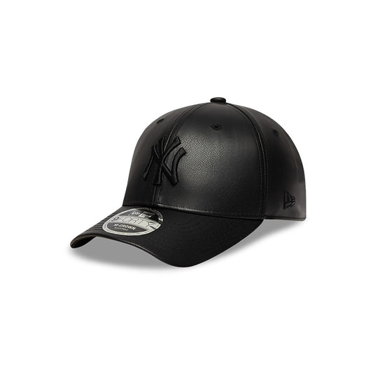 New York Yankees MLB Faux Leather 9FORTY M-Crown Snapback