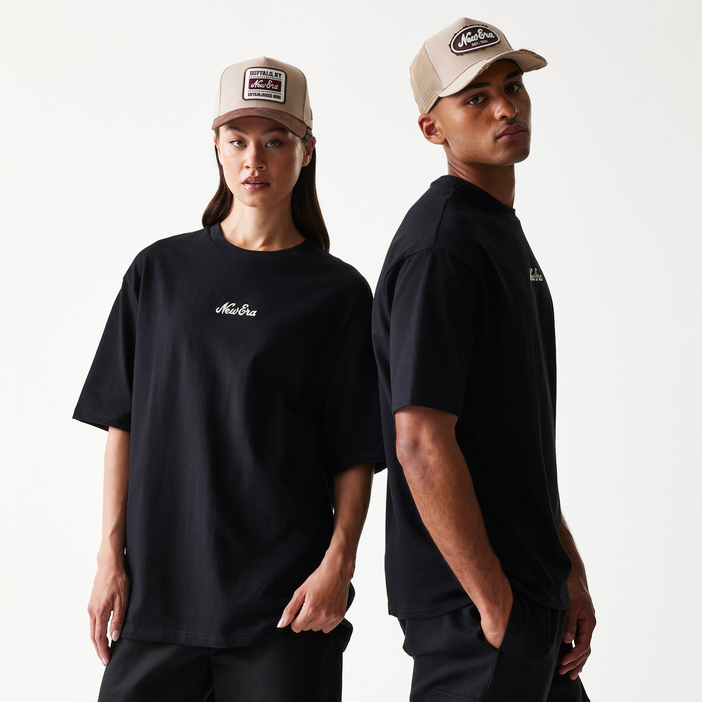 Playera Manga Corta New Era Script Negra
