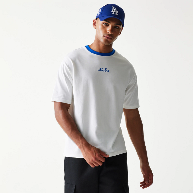 Playera Manga Corta New Era Script Blanca