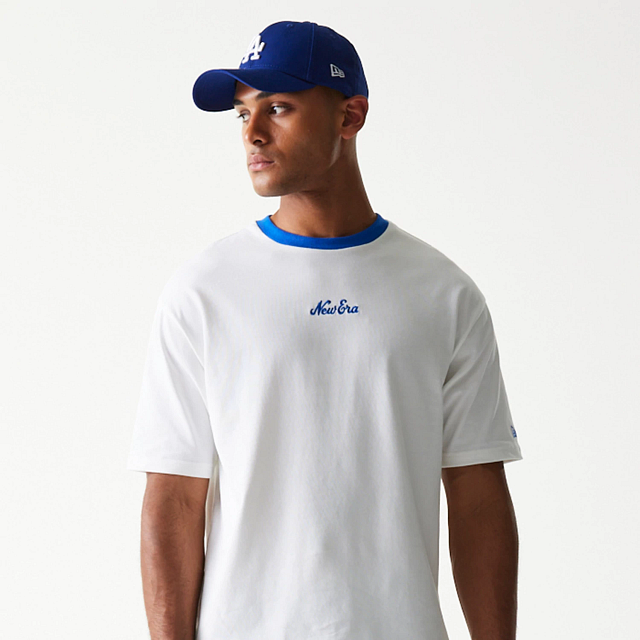 Playera Manga Corta New Era Script Blanca