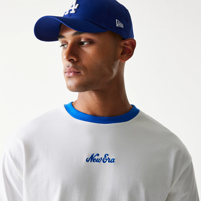 Playera Manga Corta New Era Script Blanca